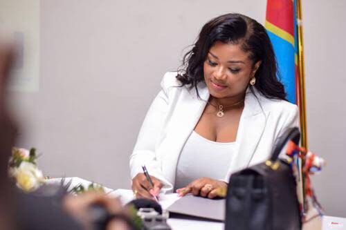 People-Afrique: Que cache réellement le cabinet du FPC sur la situation sanitaire de Barbara Kanam&nbsp;Mutund?