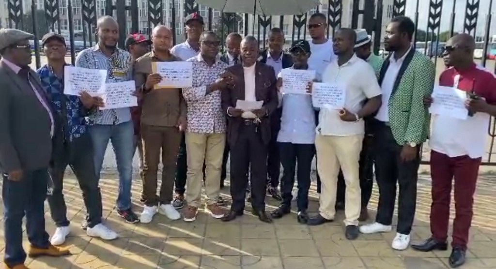 “RDC-Politique / Présidence de l’Assemblée Nationale : ‘Tous sauf Mboso !’ réclament les assistants des députés&nbsp;nationaux.”