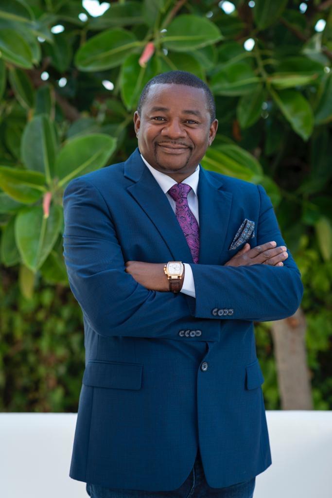 Rdc/ Investiture du Gouvernement Sumwina : les ovations de Bolozi Bompoko Mboli Didier&nbsp;(Message)