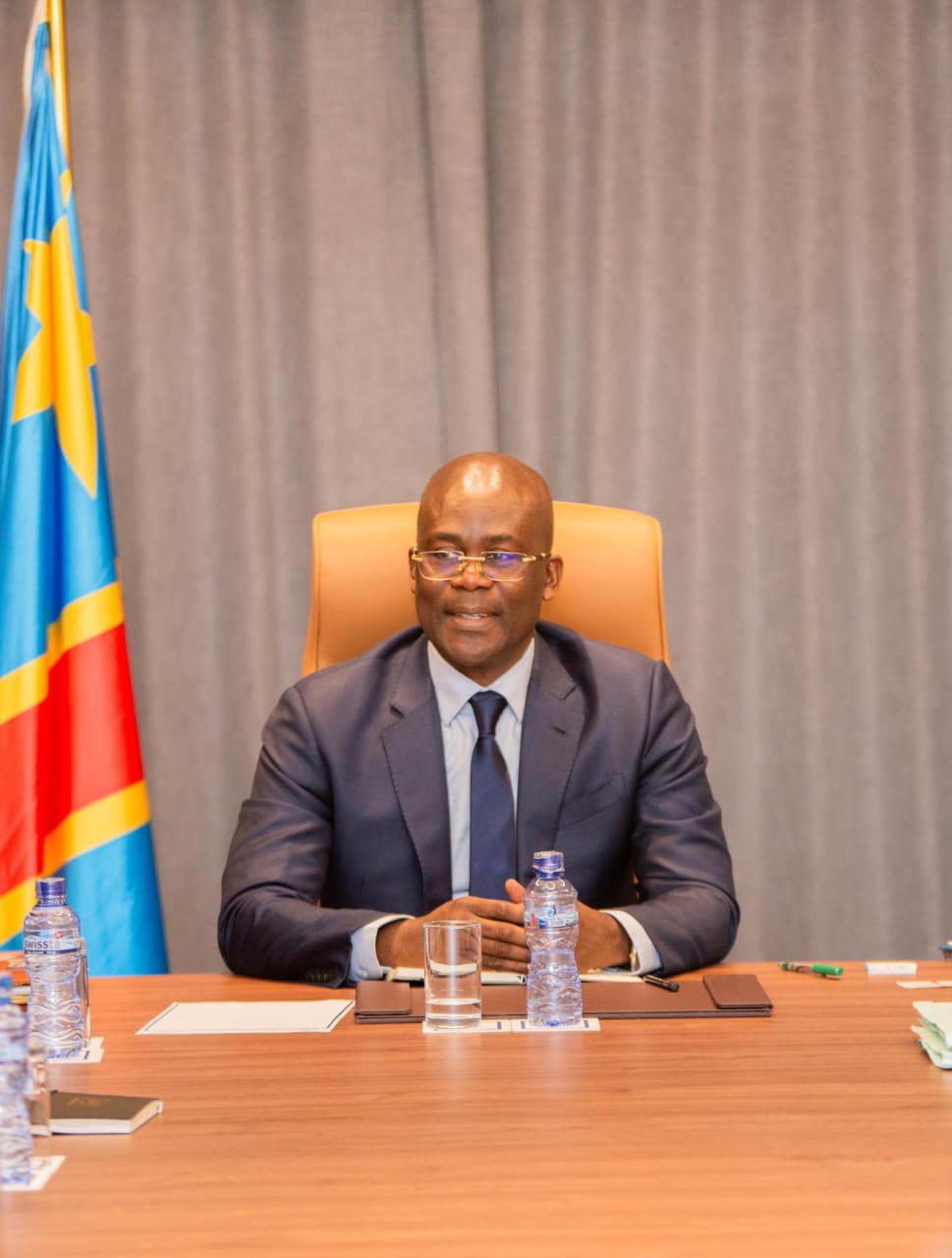 RDC : Le ministre du Portefeuille, Jean-Lucien Bussa, conteste la révocation du Directeur Général de Congo Airways et déboute Jean Bertrand Ewanga&nbsp;!