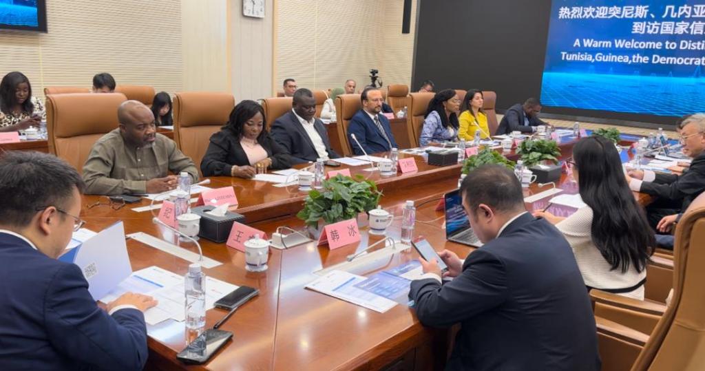 Rdc-Chine/Le Ministre congolais des Postes, Télécommunications et Numérique explore le Centre d&rsquo;informations d&rsquo;État chinois à&nbsp;Beijing