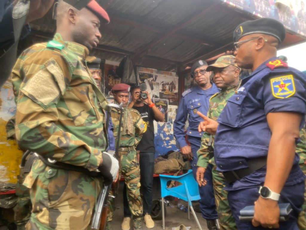 Rdc/ Réduction de la criminalité à Kinshasa : La police et l&rsquo;armée inspectent les troupes de la Task&nbsp;Force