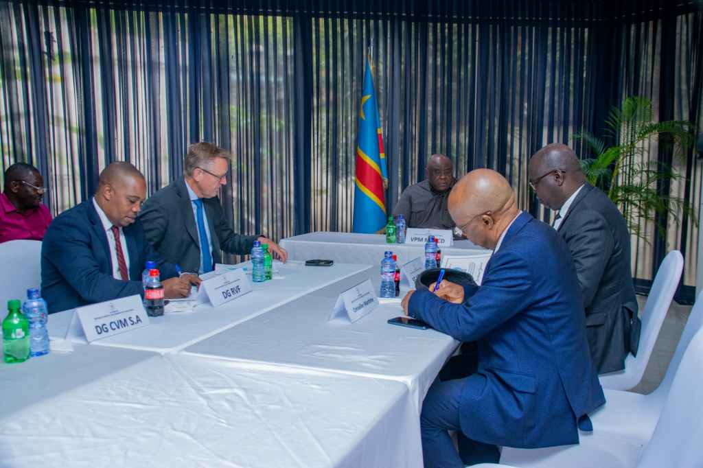 Rdc/ Modernisation des Transports: Le VPM Jean-Pierre Bemba réunit les parties impliquées dans le Mémorandum d&rsquo;Entente avec Damen&nbsp;Shipyards