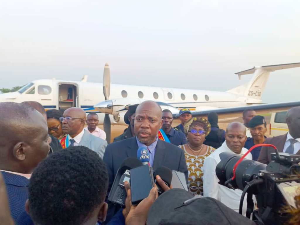 RDC/Haut-Uélé : Le gouverneur Jean Bakomito Gambu clôture sa mission d&rsquo;itinérance dans le territoire de&nbsp;Watsa