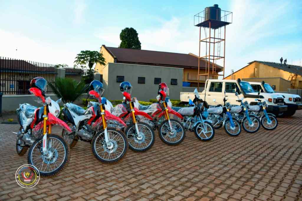 RDC/ Haut-Uélé : La Police Nationale Congolaise reçoit un don en matériel du gouvernement&nbsp;provincial