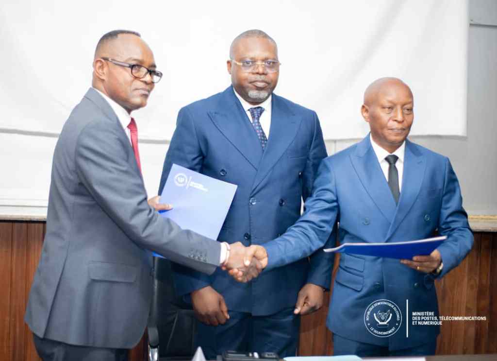 Rdc/Joseph SALUMU EPANGAPANGA officiellement installé en tant que Secrétaire Général a.i au&nbsp;numérique