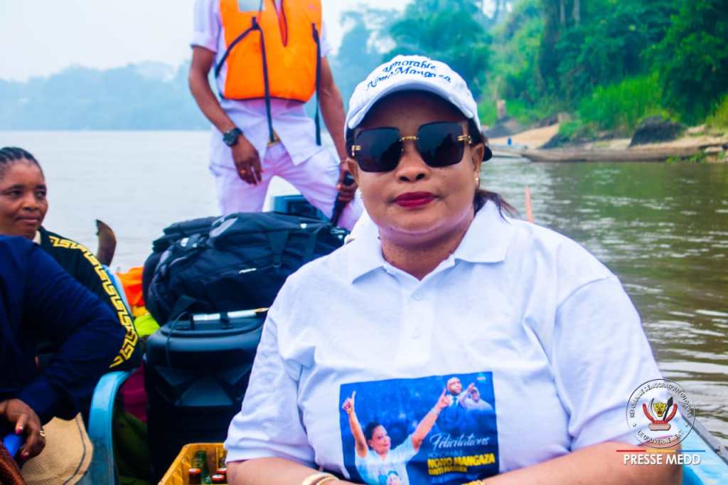 Rdc/ Vacances parlementaires: La députée MLC Nono Manganza Binti encore plus proche de sa base de&nbsp;Basoko