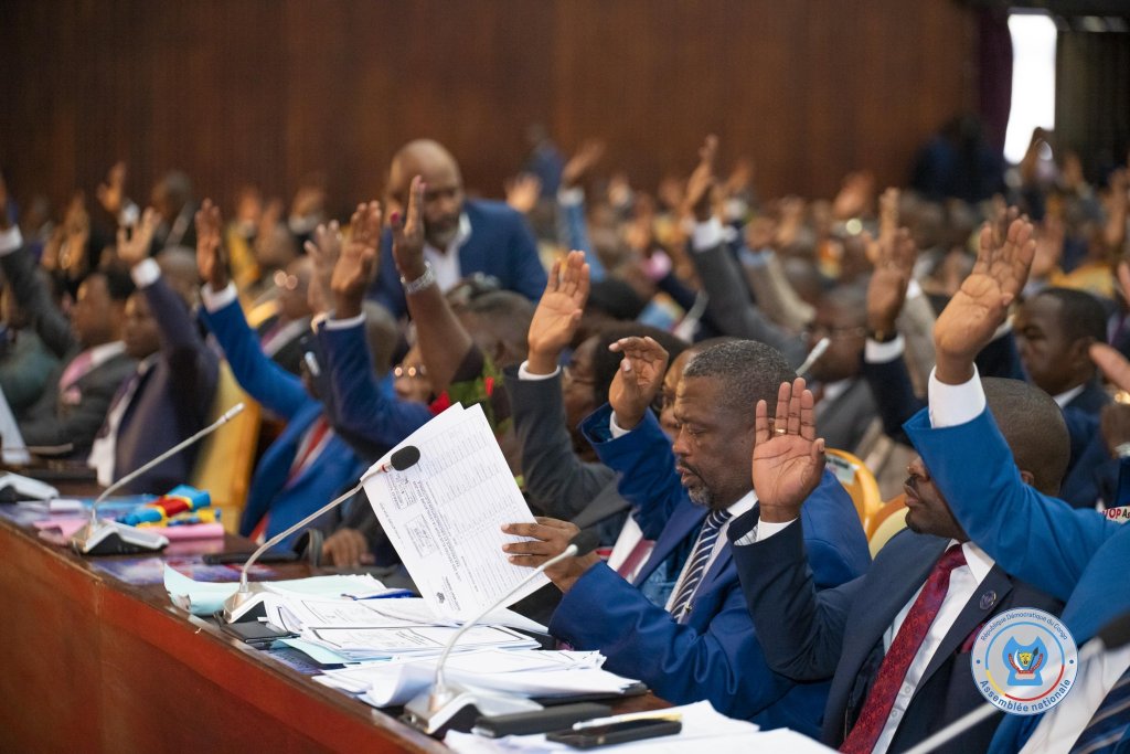 RDC/Assemblée nationale : Les élus du Nord-Kivu, du Sud-Kivu et de l&rsquo;Ituri rejettent la prolongation de l&rsquo;État de siège et claquent la porte de la&nbsp;plénière