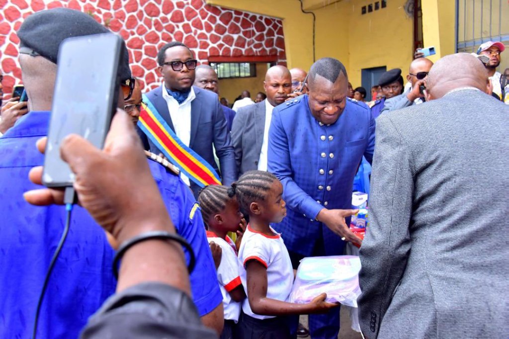Rdc/Kinshasa: Jules Alingete Key Soutient la Gratuité de l&rsquo;Enseignement et Assure la Rentrée de 1800 Élèves à&nbsp;Matete
