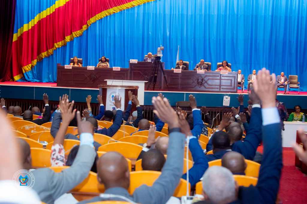 RDC/ Assemblée Nationale : Au bout de la nuit les députés nationaux ont Adopté des Projets de Loi sur la Reddition des Comptes 2023 et la Loi de Finances Rectificative&nbsp;2024