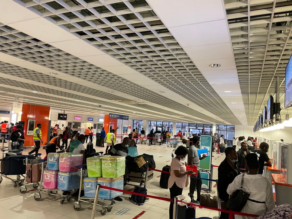 RDC/Une mendicité déguisée s&rsquo;organise à l&rsquo;aéroport de Ndjili : une honte&nbsp;nationale