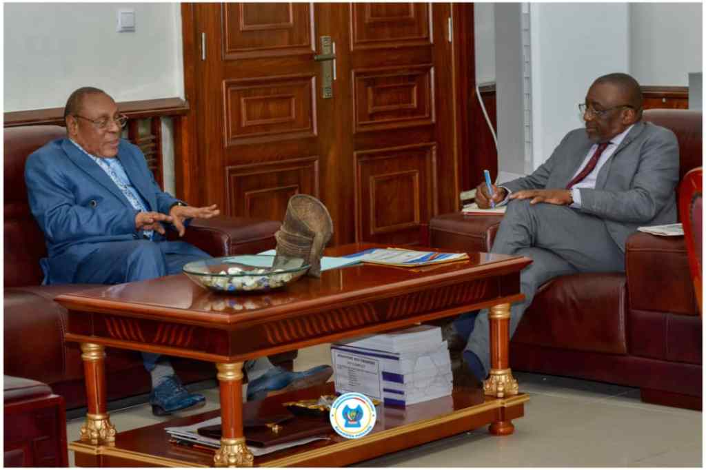 RDC/ Assemblée Nationale : Le rapporteur Jacques Djoli rassure le PCA Ali Kalonga du maintien de l&rsquo;enveloppe allouée à l&rsquo;ACP dans le budget&nbsp;2025