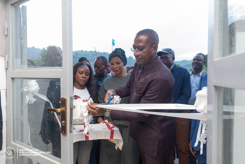 RDC/ PDL-145 T : Guylain Nyembo Remet Officiellement le Centre de Santé de Mbiza au&nbsp;Sud-Kivu