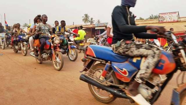 RDC—Nord-Kivu/ Hausse du prix du carburant à Butembo : les tarifs des taxis et motos-taxis s&rsquo;envolent