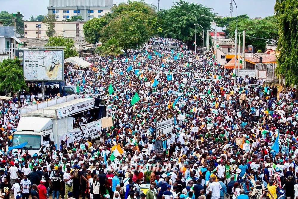 Côte d&rsquo;Ivoire—Abidjan, la rue et le vertige du quatrième mandat: récit d’une journée qui rebat les&nbsp;cartes