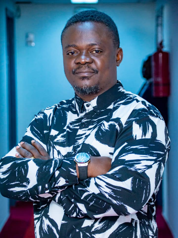 Page Rose—Michel LUZOLO MAKIESE: Un quadragénaire polyvalent, pétri de&nbsp;talent