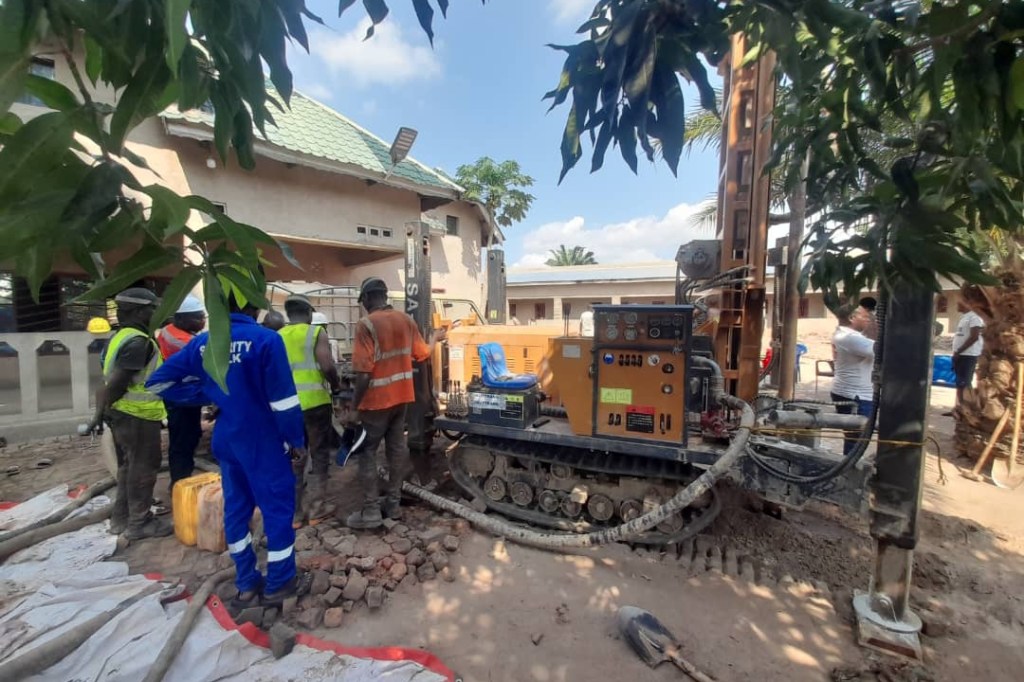 RDC / Malemba Nkulu : L’Honorable Dr Ilunga Nkulu Nene finance deux nouveaux puits pour soulager la&nbsp;population