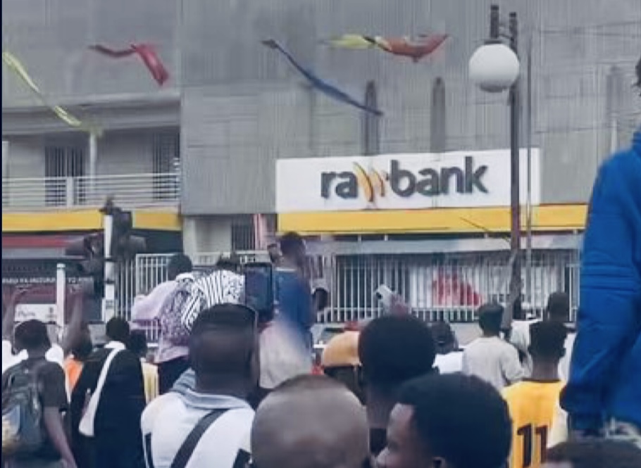 RDC—Kinshasa/ Braquage déjoué à la Rawbank de Victoire : entre soulagement, indignation et&nbsp;attentes